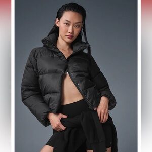 Alo Yoga Gold Rush Puffer- Black